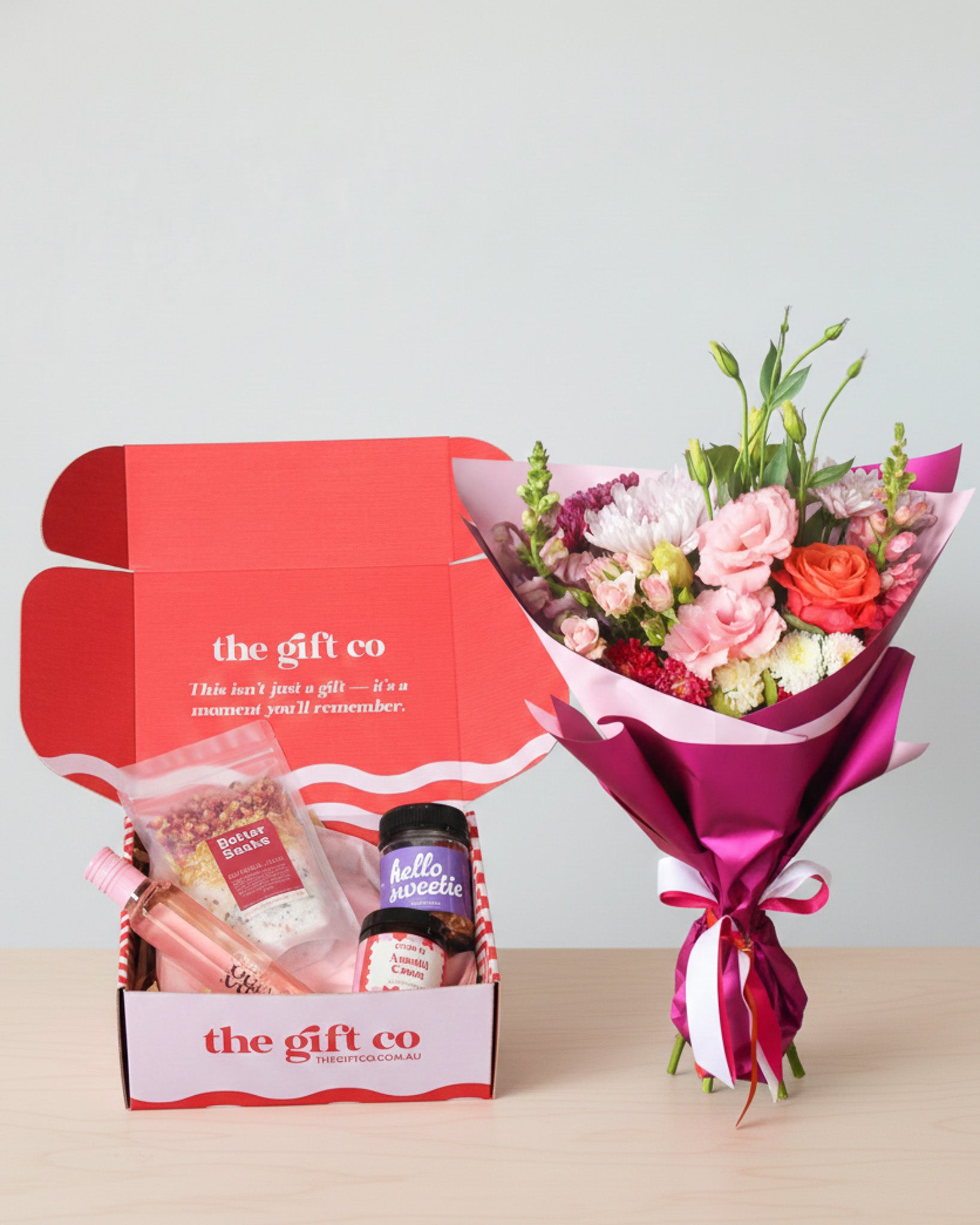 The Signature Gift Box + Daily Posy