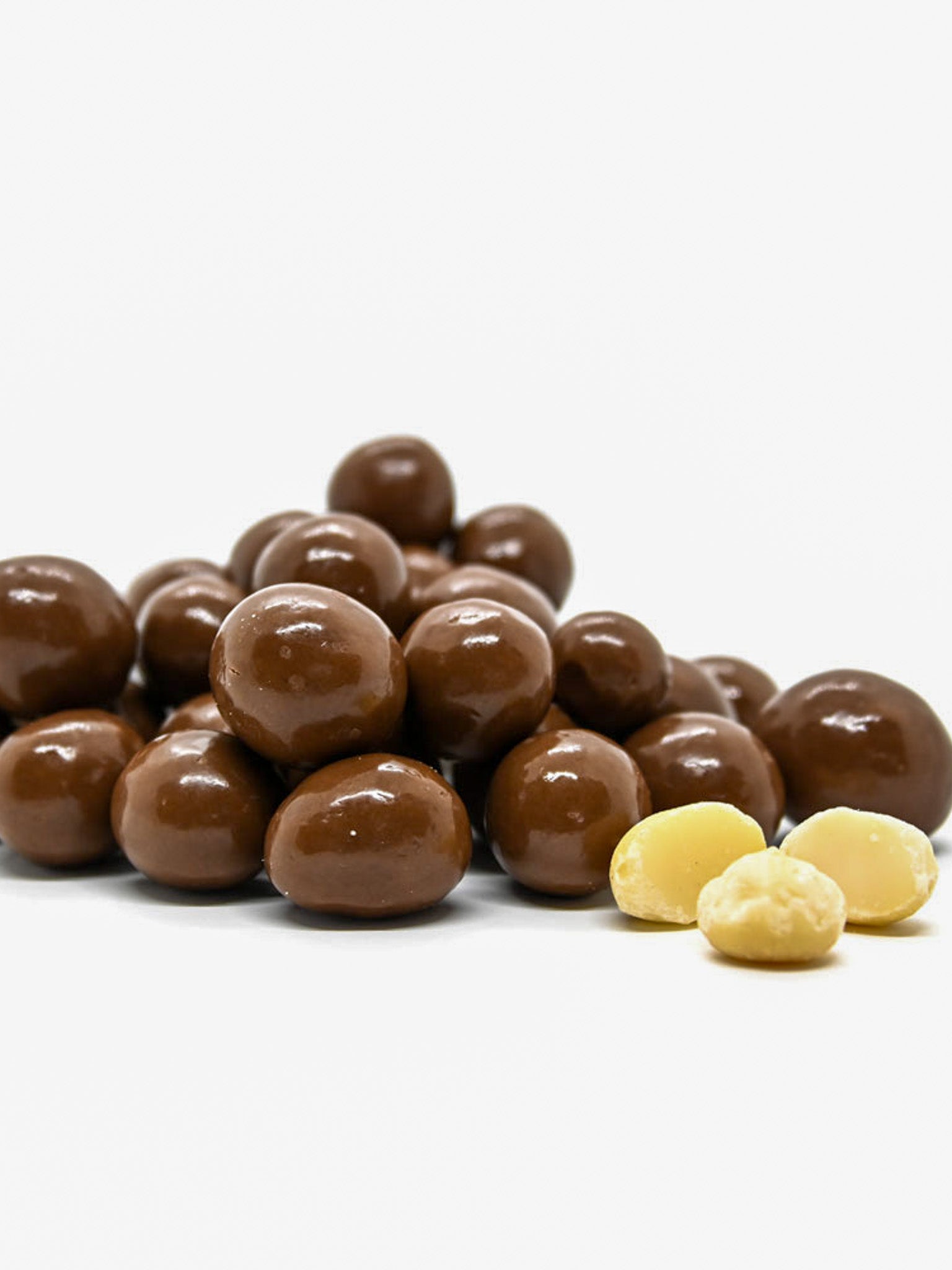 Fredds Milk Chocolate Macadamias 150g